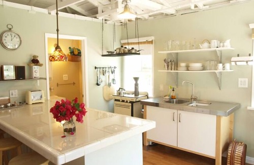 Clarkdale Apartment | Charming Culver City Cottage w/Shared Pool+garden