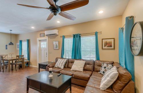 Darien House | Charming Darien Hideaway with Porch, Near Downtown!