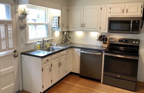 St. Matthews House | Charming Derby Getaway, sleeps 6-8