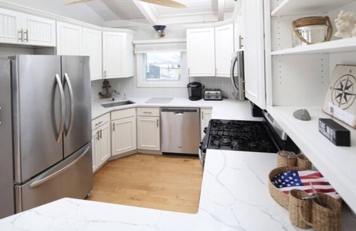 Minot House | Charming! Direct ocean front house on private Minot beach in Scituate Sleeps 11.