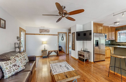 Pioneer Trail House | Charming Dog-Friendly Home Steps from Hiking Trails - private W/D