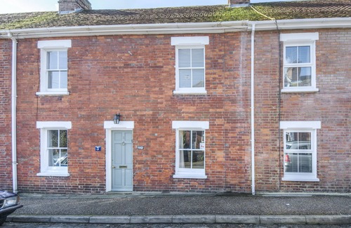 Arundel Cottage | Charming dog-friendly cottage in historic Arundel!