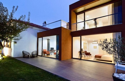 Bomfim Villa | Charming Douro Valley Family Home with Breakfast