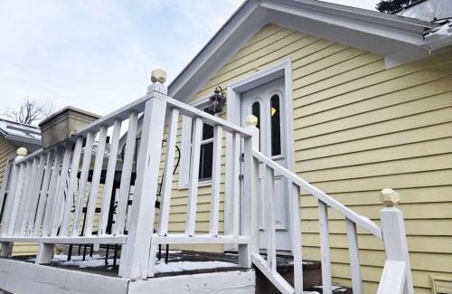 Historic District Apartment | Charming Downtown Apartment in Victorian Home with Mountain Views