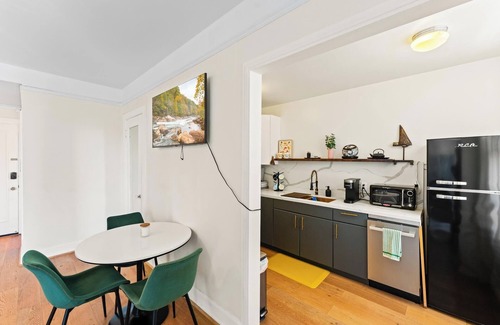 Waterfront Apartment | Charming Downtown Studio Near Convention Center and Beach
