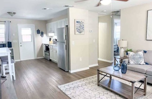 Zephyrhills House | Charming Duplex in Zephyrhills! 🌴