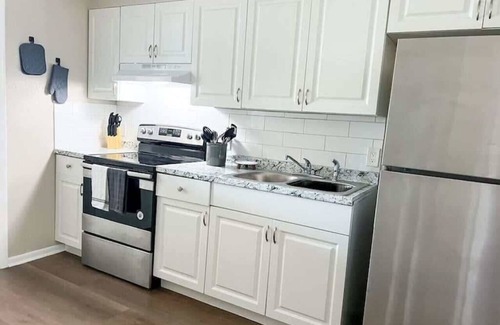 Zephyrhills House | Charming Duplex in Zephyrhills! 🌴