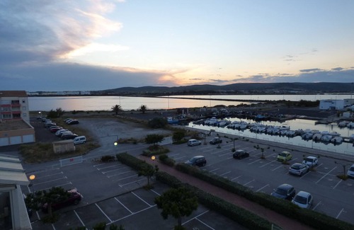 Frontignan Apartment | Charming duplex of 45m ² overlooking marina