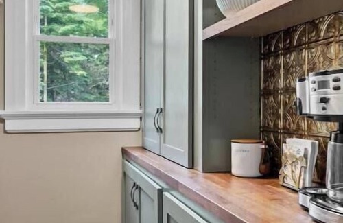 Cedarburg House | Charming duplex walkable to historic downtown Cedarburg