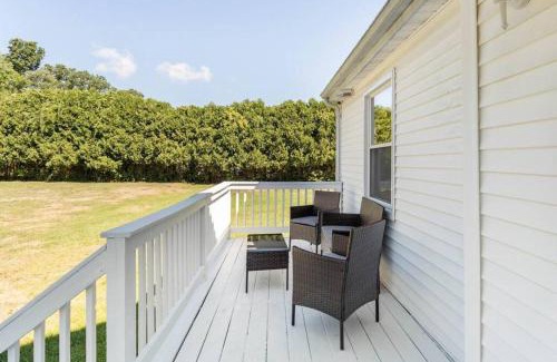 Westside Norwich House | Charming Duplex4min To Mohegan18min To Foxwoods