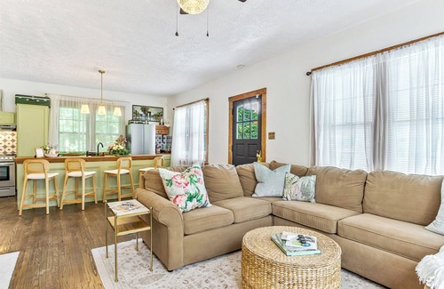 Edwardsville House | Charming Edwardsville Home: Walk to Downtown!