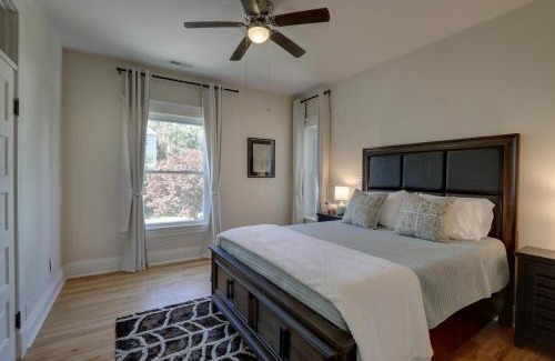 Hannibal House | Charming Escape - Private Hot Tub!