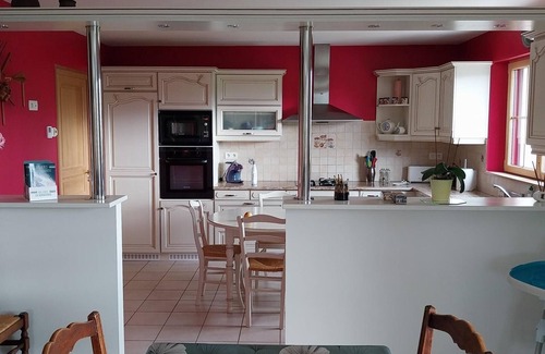 Sainte-Mere-Eglise Cottage | Charming Family Home with Garden near Historic Sainte-Mère-Église, Fully Equipped, Pet Friendly