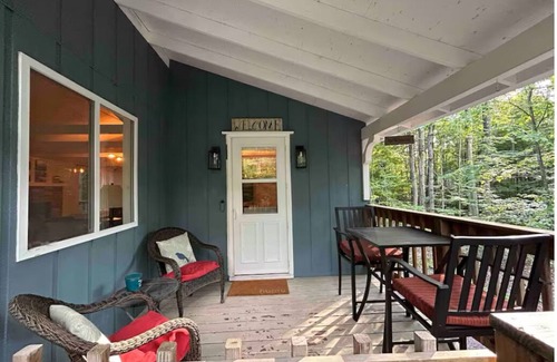 Thornhurst House | Charming Family Friendly 3-bedroom house in Pleasant Arrowhead Pocono Lake