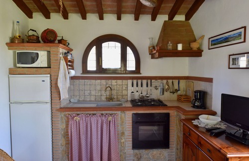 Montescudaio House | Charming family house in Tuscany. Construction for 2 persons, pool, wifi, garden