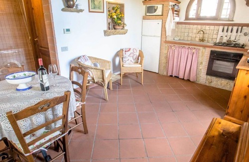 Montescudaio House | Charming family house in Tuscany. Construction for 2 persons, pool, wifi, garden