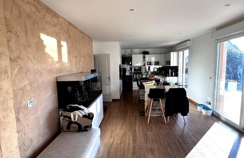 Vicq House | Charming Family House with Garden and Heated Swimming Pool 1 hour from Paris