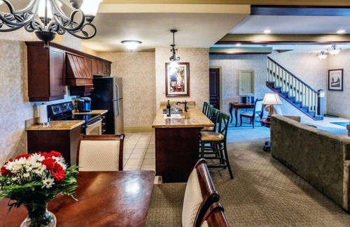 Collingwood Condo | Charming Family Retreat | 10 Mins to Blue Mountain