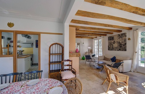 Saint-Avertin House | Charming family villa, 6 bedrooms, wooded grounds, ideally located!