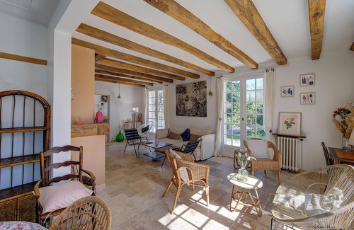 Saint-Avertin House | Charming family villa, 6 bedrooms, wooded grounds, ideally located!