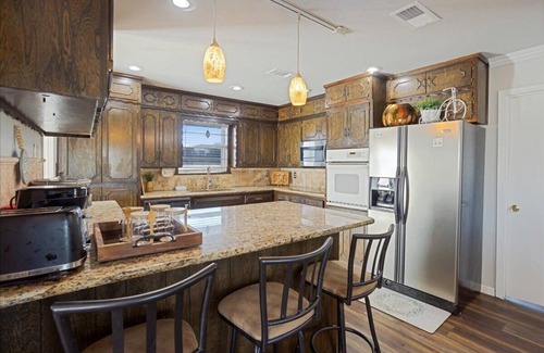 Calera Other | Charming Farm house-10 mins to LakeTexoma/StarlinkWIFI/HotTub/Zipline/Trampoline