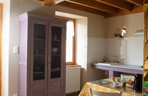 Saint-Julien-la-Vetre Cottage | Charming Farmhouse Getaway with Terrace, Mezzanine, and Pet-Friendly Garden