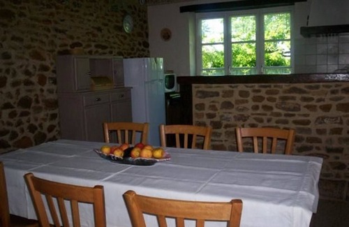 Joue-l'Abbe Cottage | Charming Farmhouse with Fireplace, Garden, and Modern Amenities in Joué-l'Abbé