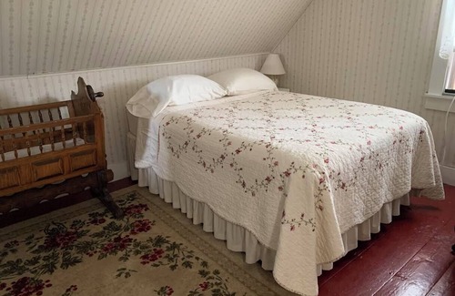 Mariaville Other | Charming farmhouse in Mariaville with AC and WiFi