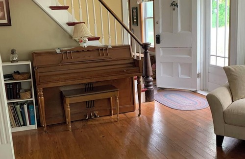 Mariaville Other | Charming farmhouse in Mariaville with AC and WiFi