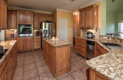 Ponder Other | Charming farmhouse in Countryside with Pool & great views for 16 guests