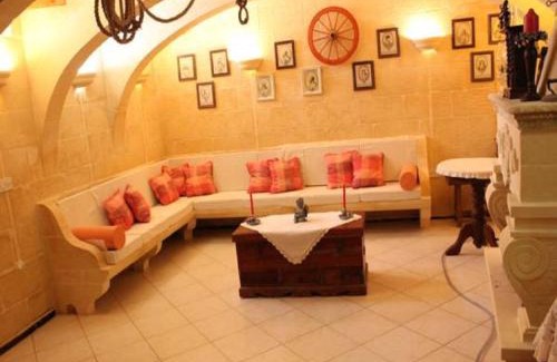 Santu Pietru House | Charming Farmhouse in Gharb