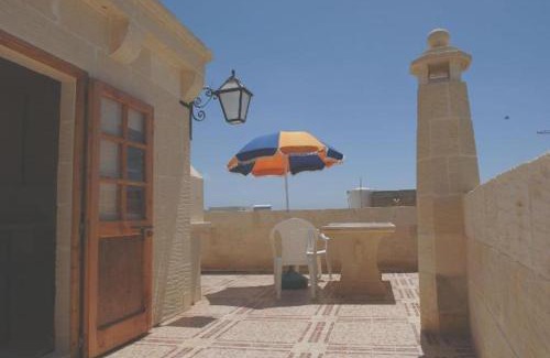 Santu Pietru House | Charming Farmhouse in Gharb