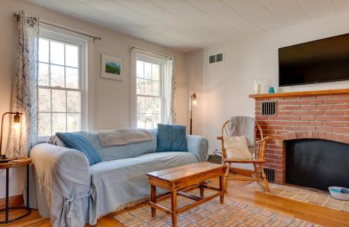 East Burke House | Charming Farmhouse Walk to Village and Trails!
