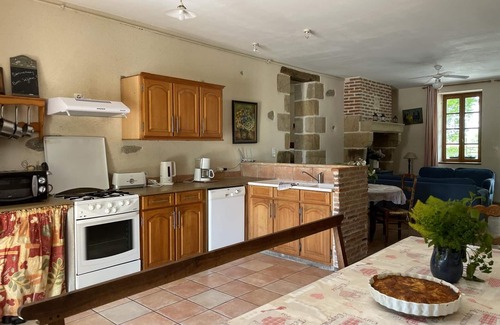 Souvigny Cottage | Charming farmhouse with pool, near historic Souvigny, family-friendly amenities and activities