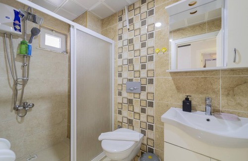 Konyaalti Apartment | Charming Flat w Balcony, Garden, Pool in Antalya