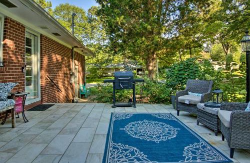 Florence House | Charming Florence Getaway with Fireplace and Grill!