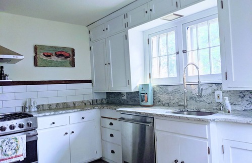 Kaukauna House | Charming Fox River Frontage - Fishing, boating, canoeing, FUN!