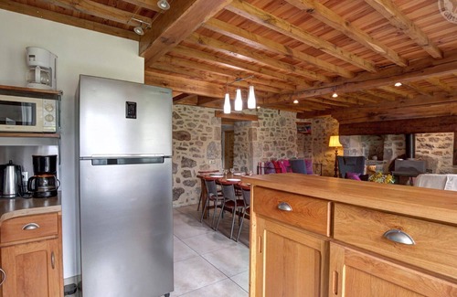 La Valla-sur-Rochefort Cottage | Charming Cottage with Fireplace, BBQ, and Outdoor Activities near Chalmazel Ski Resort