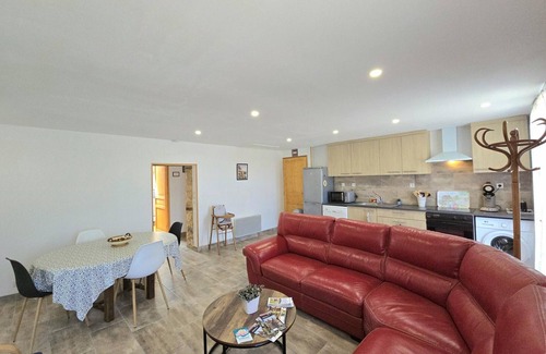 Lamonzie-Saint-Martin Cottage | Charming stone cottage with shared pool, WiFi, near Bergerac