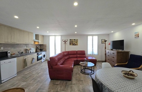 Lamonzie-Saint-Martin Cottage | Charming stone cottage with shared pool, WiFi, near Bergerac