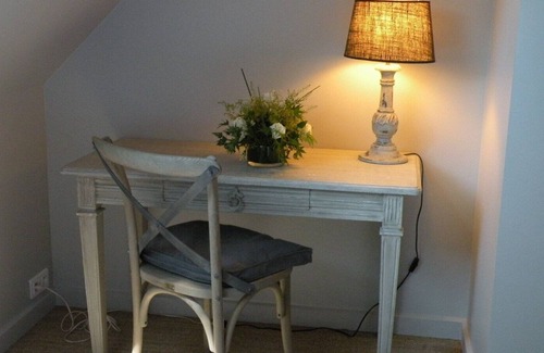 Sainghin-en-Melantois House | Charming cottages with private garden in the middle of a park
