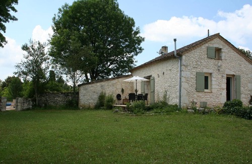 Saint-Capraise-d'Eymet Apartment | Charming Cottage with Pool in 7ha Property, Near Vineyards & Medieval Sites