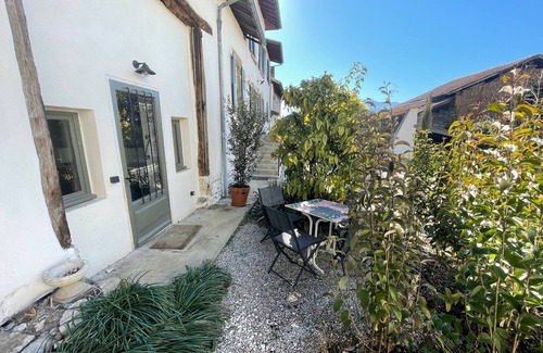 Saint-Jean-de-Moirans Apartment | Charming apartment T2, Jacuzzi, Swimming pool and Air conditioning
