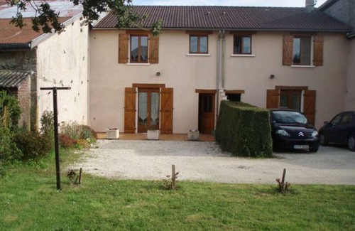 Saulmory-et-Villefranche Cottage | Charming Cottage Near Verdun: 3 Bedrooms, Fireplace, Enclosed Yard, Private Parking