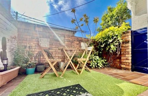 Surry Hills Apartment | Charming Front Retreat