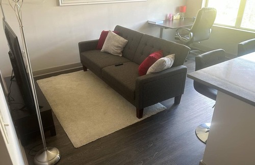 Chillum Apartment | Charming Full Apartment in Hyattsville
