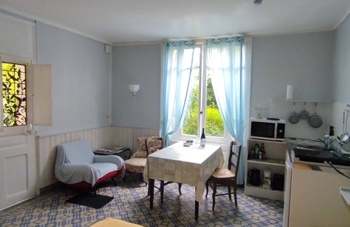 Loches Apartment | Charming furnished studio in the medieval citadel