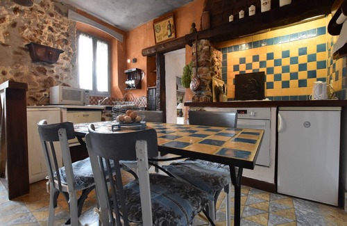 Mezy-Moulins House | Charming Gîte in France for a Private Getaway