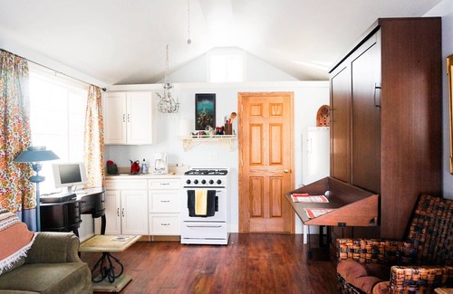 Chewelah Cottage | Charming Garden Cottage