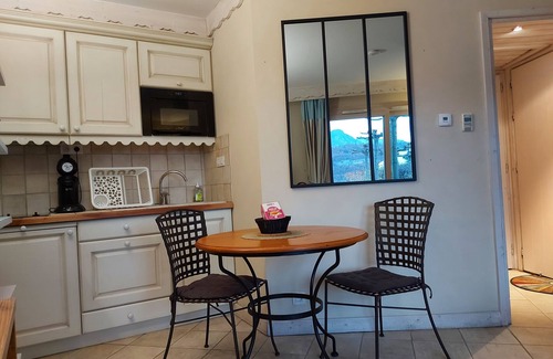 Duingt Apartment | Charming garden studio on the shores of Lake Annecy